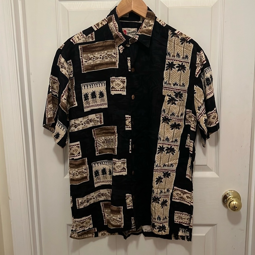 Men’s M Hilo Hattie Hawaiian Shirt